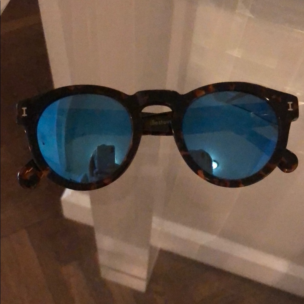 Illesteva Leonard Mirrored sunglasses
